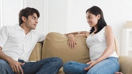Mendengar Pasangan Itu Memang Sulit, Tapi Punya 7 Manfaat Bagi Pernikahanmu