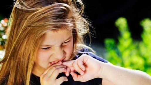 Anak Suka Gigitin Kuku, Ini 7 Cara Hentikan Kebiasaan Buruk Mereka