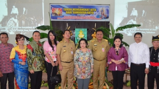 Megawati Berkunjung Ke Gereja Sion Sebelum Ikut Festival Tomohon