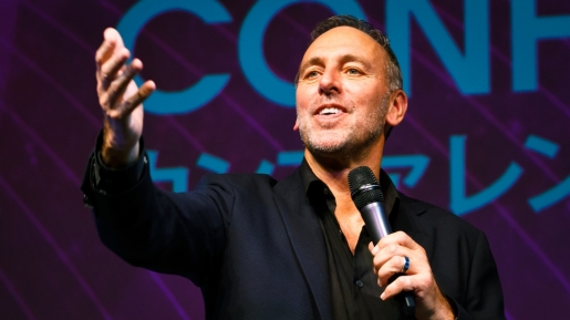 Brian Houston Pertegas Posisi Hillsong dalam Pernikahan Sesama Jenis