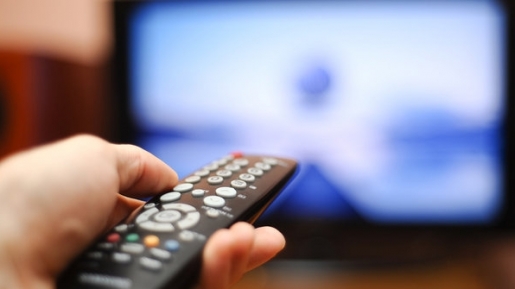 Terlalu Lama Nonton TV, 6 Bahaya Kesehatan Ini Intai Anda