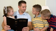 Studi: Ibadah Mampu Bahagiakan Anak
