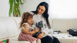 Elephant Parenting: Rahasia Orang Tua Sukses atau Jebakan Besar
