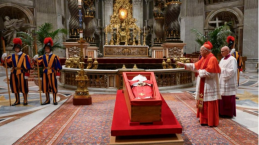 Bagaimana Suasana di Sekitar Makam Paus Fransiskus di Gereja Santa Maria Maggiore?