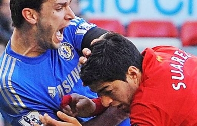 Gigit Ivanovic, Luis Suarez Minta Maaf