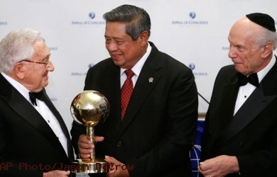 Presiden SBY : Di Indonesia Rumah Ibadah Berlimpah