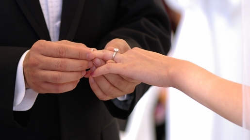 Lebih Romantis Saat Tahu Makna dalam Lagu “The Wedding”