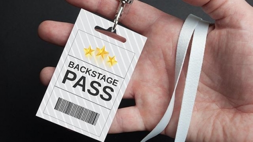 Bukan Sekedar Backstage Pass, Tuhan Ingin Memiliki Hubungan Yang Intim Dengan Kita