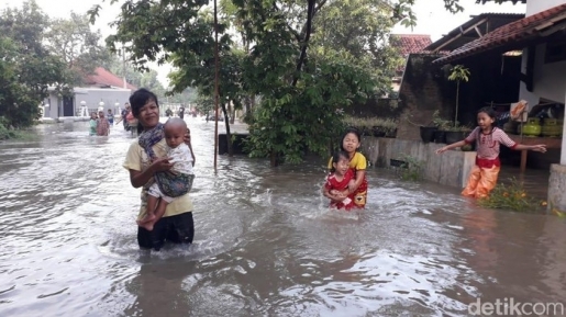 5 Hal Penting Yang Harus Kamu Lakukan Sebagai Keluarga Dalam Menghadapi Bencana Banjir