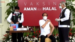 Presiden Jokowi Sudah di Vaksin, Ini Responnya Sewaktu Disuntik