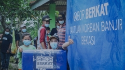 Tanggul Sungai Citarum Jebol, CBN-OBI Salurkan Bantuan