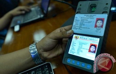 Card Reader Belum Ada, e-KTP Mau Tak Mau Harus Difotokopi