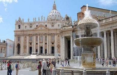 Diduga Skandal Korupsi, Pejabat Vatikan Ditahan