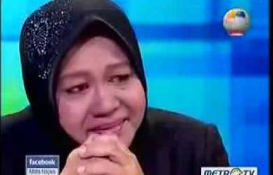 Risma Terima Gelar 'Primadona Politik'